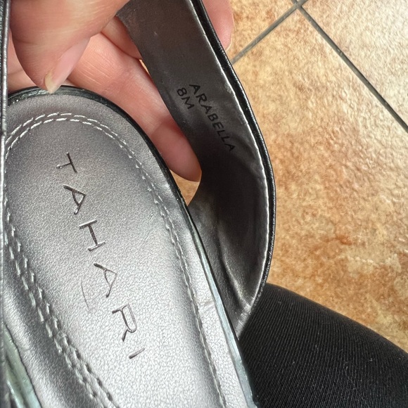 Tahari Black Heel - Picture 4 of 12